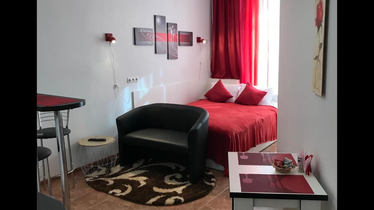 Light Apartments TTchernihiv Extérieur photo